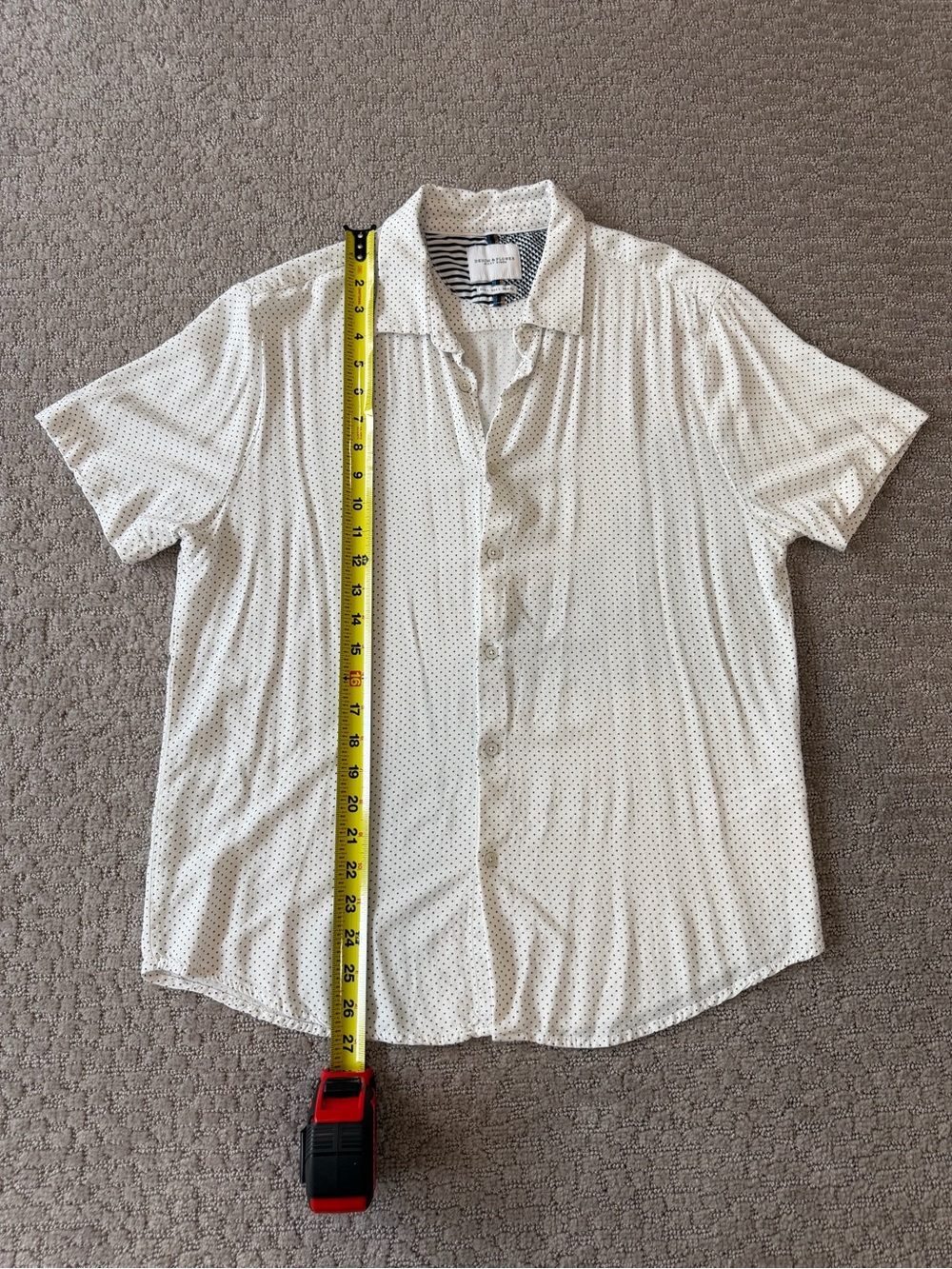 Men's Short-Sleeve Casual Button-Down Shirt in White with Micro Dot Pattern